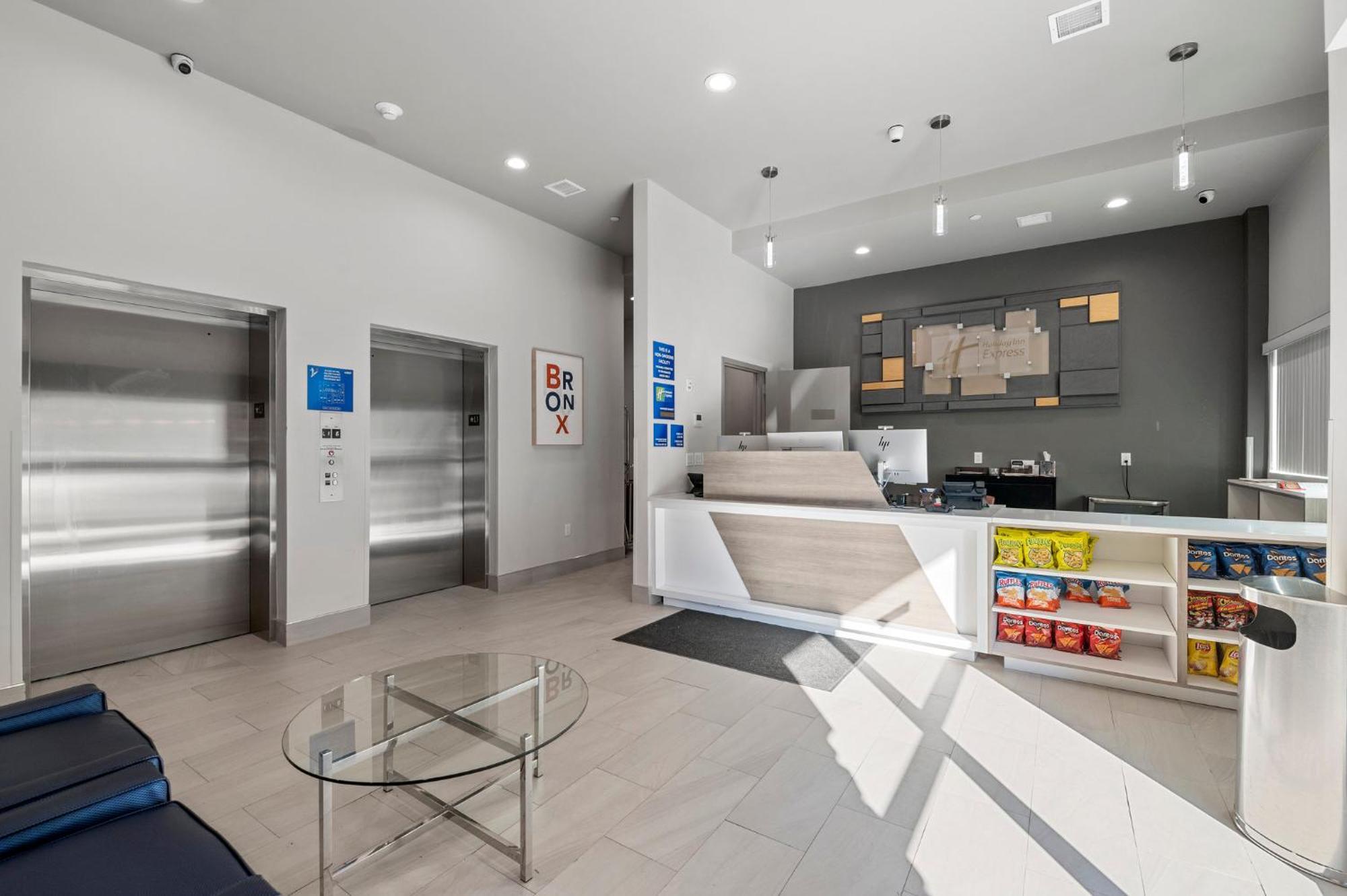 Holiday Inn Express & Suites Bronx - Nyc By Ihg Nova Iorque Exterior foto
